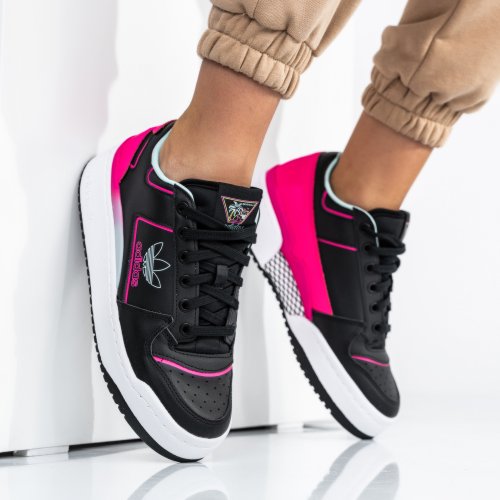 Adidas rózsaszín sportcipők gsbhy4667